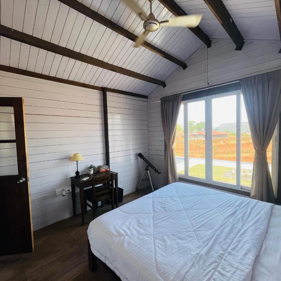 Waterrock Stays The Mango Tree Chalet Пюн Екстериор снимка